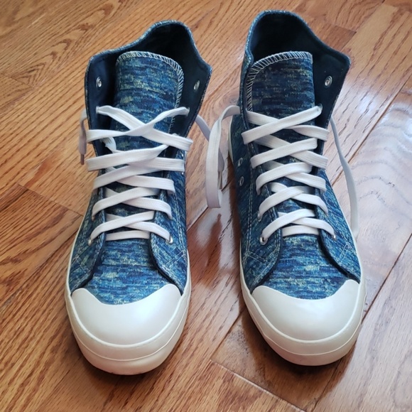 Shoes - Stylish Blue High-Top Athletic Shoes